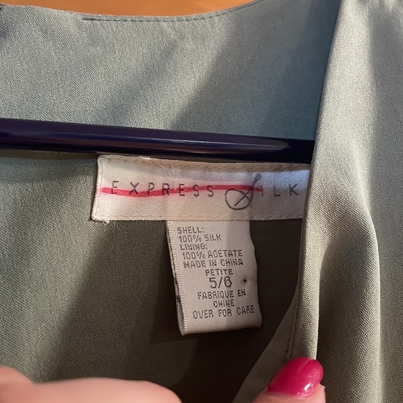 Express petite 5/6 100% silk green dress good condition - Picture 3 of 4